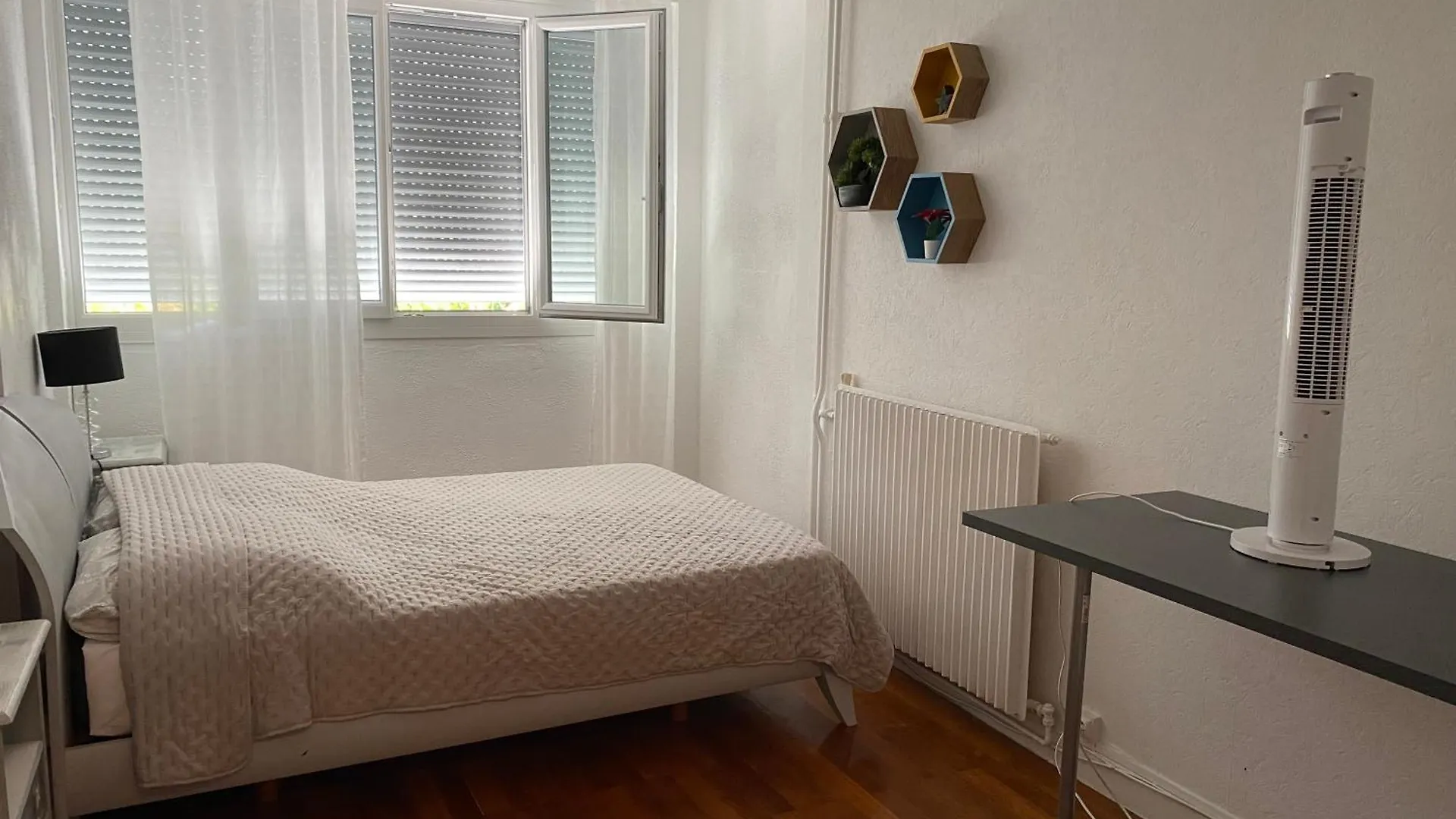 Bel Appartement De 72M, Situe Pres De Lyon Avec Parking Gratuit Caluire-et-Cuire Apartment