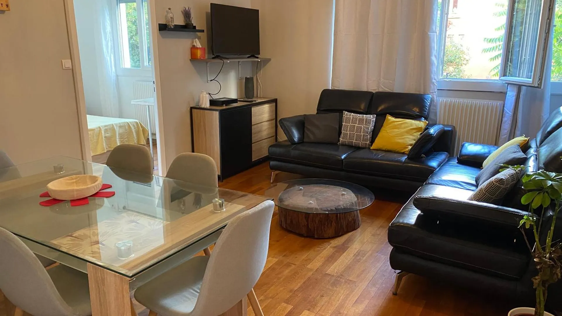 Bel Appartement De 72M, Situe Pres De Lyon Avec Parking Gratuit Caluire-et-Cuire France