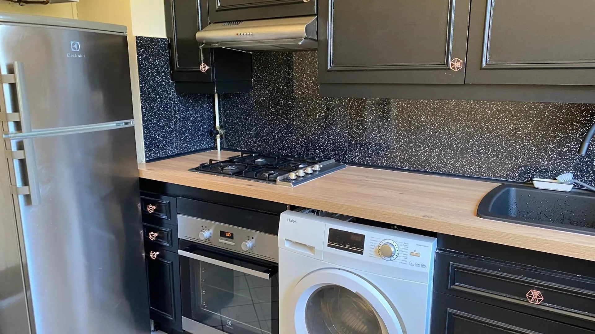 Bel Appartement De 72M, Situe Pres De Lyon Avec Parking Gratuit Caluire-et-Cuire 0*,